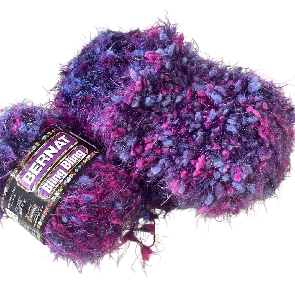 BERNAT Bling Bling Yarn Bulky Puttin' on the Ritz 1.75oz Nylon Sparkle